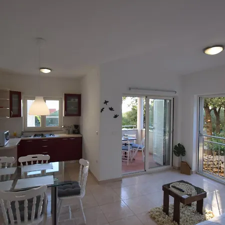 Apartment In Mit Eigener Terrasse *